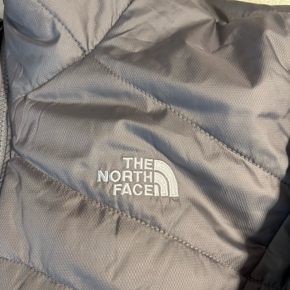 The North Face Women’s reversible jacket - Picture 5 of 7